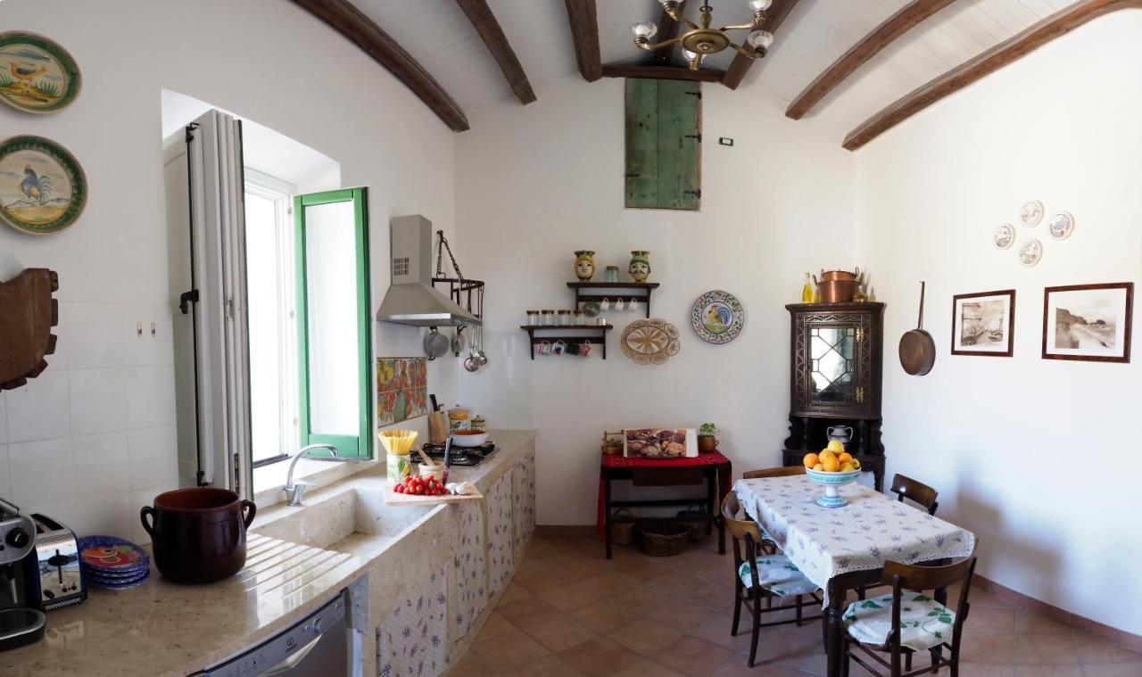 B&B Manca1Fiorino บูเซโต พาลิซโซโล ภายนอก รูปภาพ